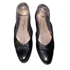 Salvatore Ferragamo Women's Black Leather‎ Flats Size 8.5 AAAA Narrow Shoes